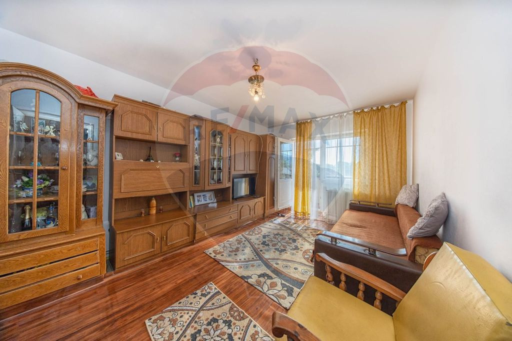 Apartament 3 Camere în Ghimbav, strada Victoriei Comisio...