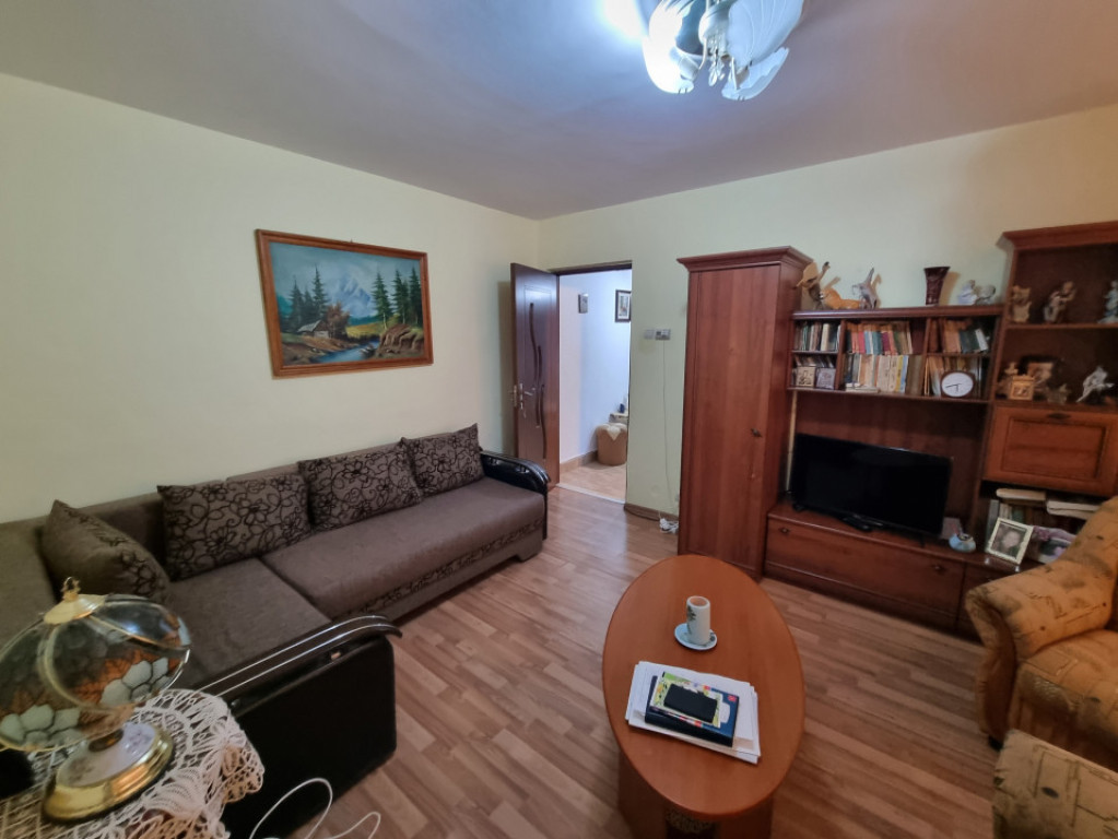 Apartament Panselelor etaj 2 zona Spital- Universitate, Pia?