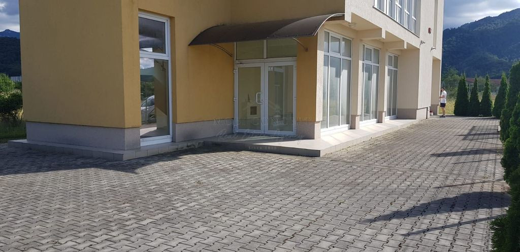 Oportunitate, spatiu comercial/birouri de vanzare Calea B...