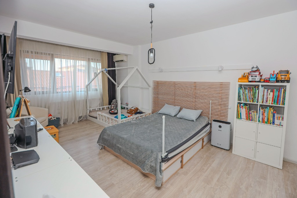 Apartament 2 camere Roşu - Chiajna central