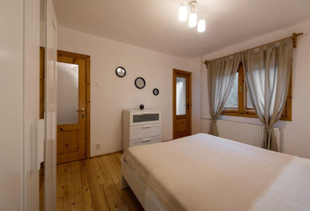 Apartament cu patru camere Busteni