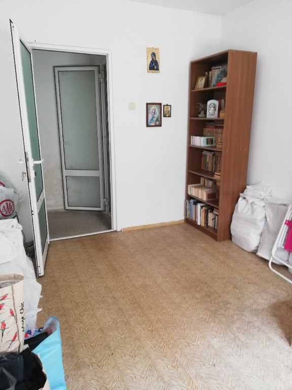 Apartament 2 camere Astra,decomandat,etajul 1,liber,75000 Euro