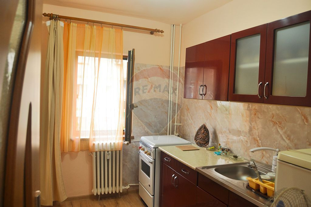 Apartament cu 2 camere de închiriat, zona Micălaca