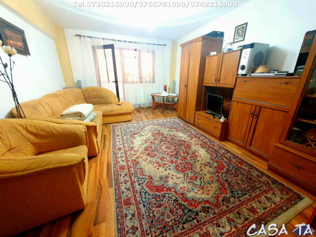 Apartament 4 camere, situat în Târgu Jiu, Str.Victoriei