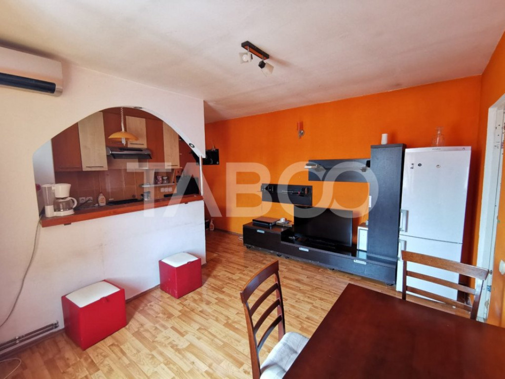 Apartament cu 3 camere de vanzare zona Mihai Viteazul din Si