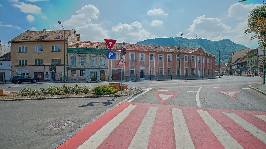 Apartament generos și luminos, la casă, Str. Iuliu Mani...