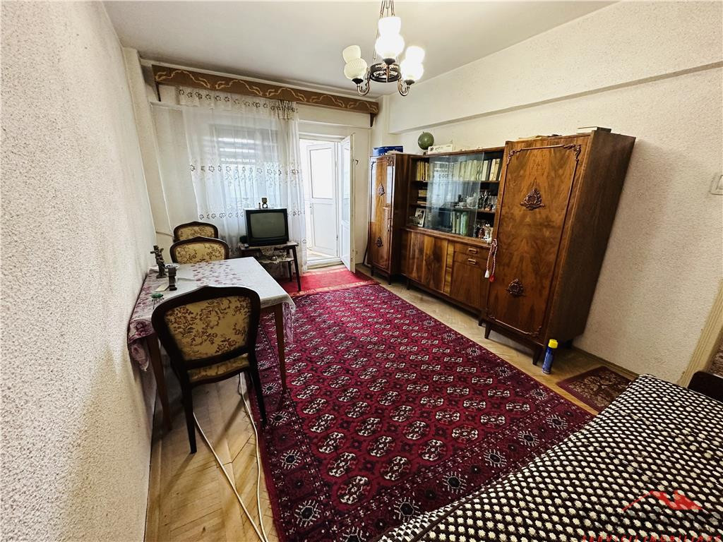 Apartament 3 camere, etaj 3, zona Sala Polivalenta