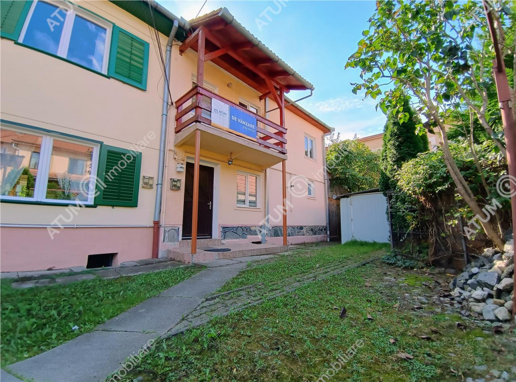 Casa cu 4 camere curte proprie si garaj in Sibiu zona parc S