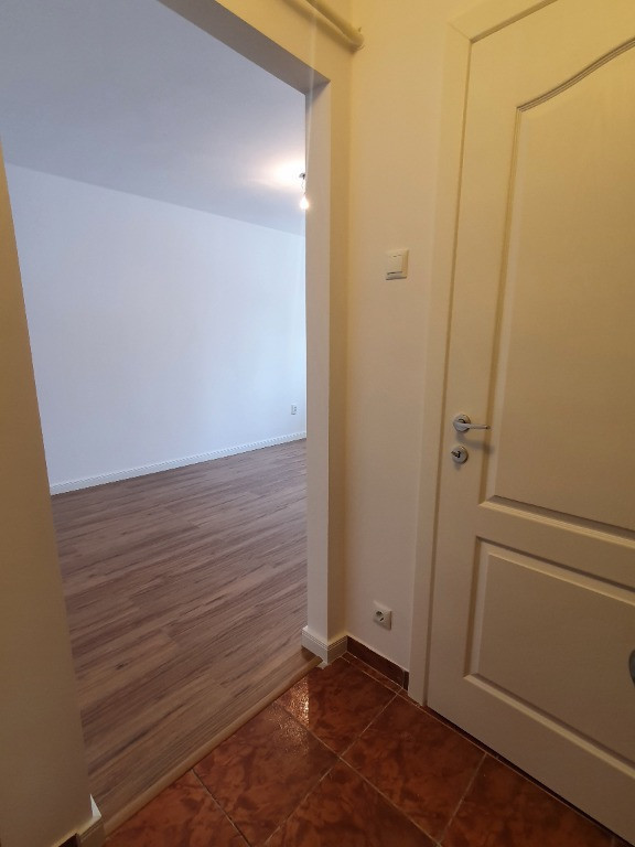 Proprietar, Garsonieră renovată la Bulevard în bloc de apartamente!