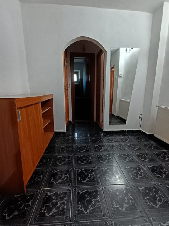 APARTAMENT 2 CAMERE, DECOMANDAT, ETAJ 1, MOBILAT SI UTILAT,