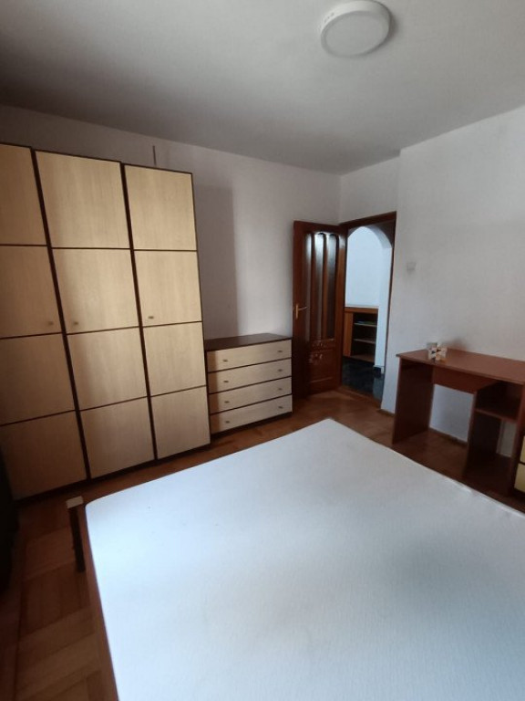 APARTAMENT 2 CAMERE, DECOMANDAT, ETAJ 1, MOBILAT SI UTILAT,