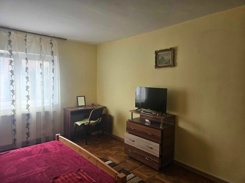 Apartament de 3 camere zona CIUCAS