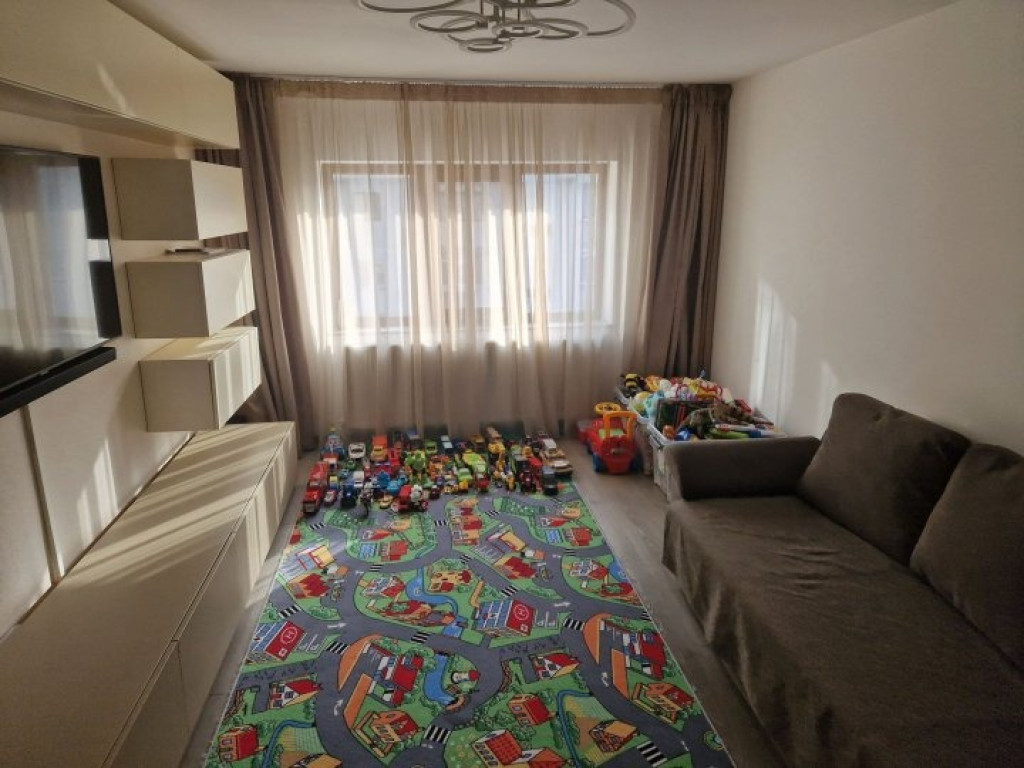 Apartament 4 camere decomandate KM 5