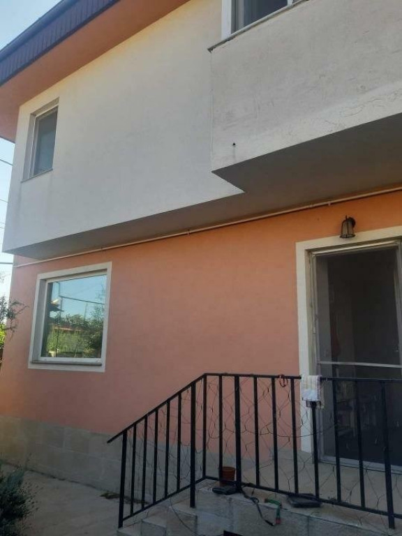 Vand casa 4 camere BCA Dacia.