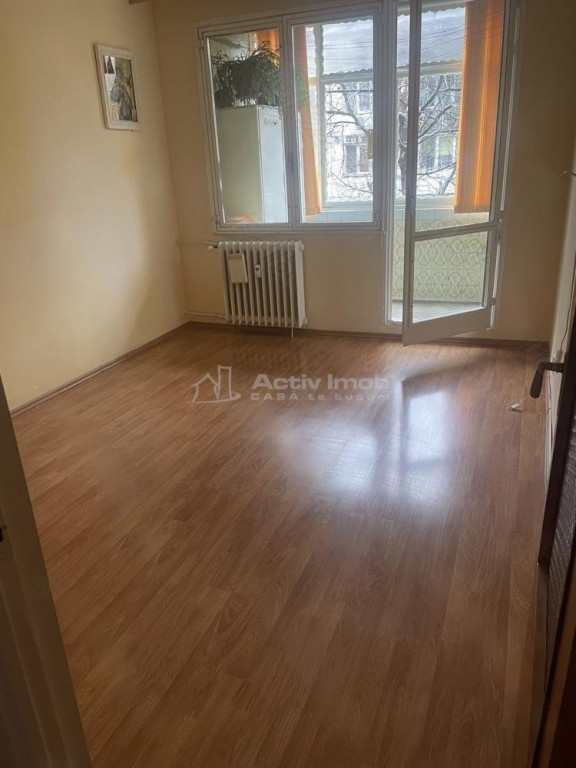 3 camere - semidecomandat - zona Brancoveanu