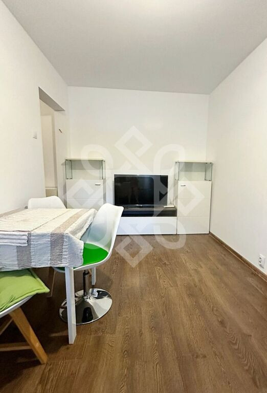 Apartament 3 camere de etaj 1, Velenta