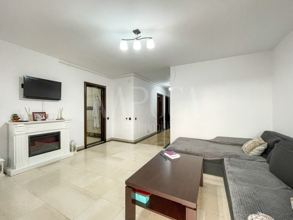 Apartament modern cu 3 camere si parcare