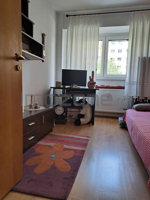 Apartament 3 camere, decomandat, etaj 2/10, Militari - Pa...