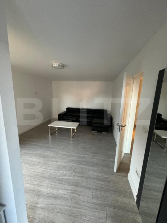 Apartament, 3 camere, etaj intermediar, 100mp, zona Zamca