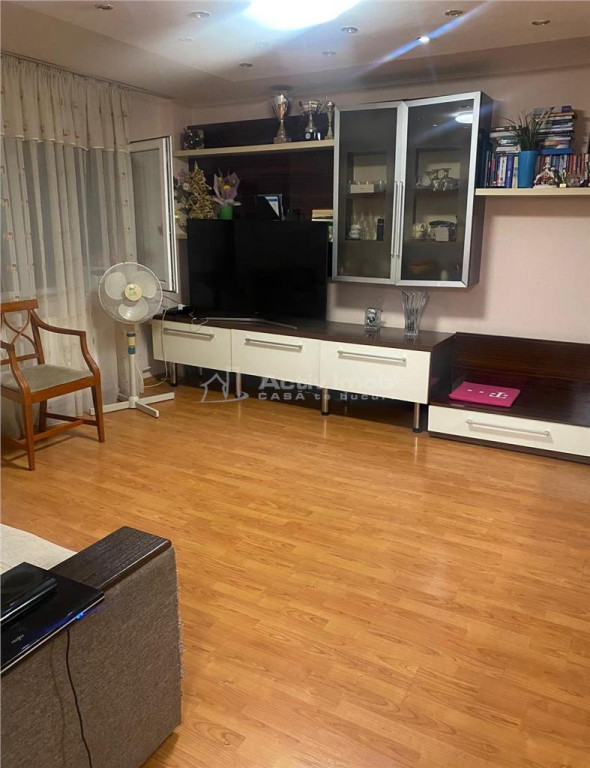 Apartament cu 3 camere, situat pe o strada linistita in cart