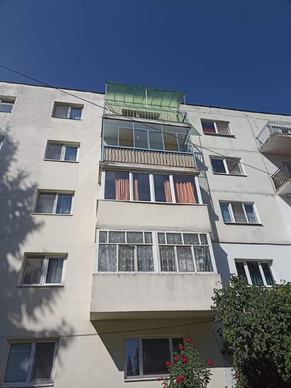 De închiriat apartament cu 3 camere în Sfântu Gheorghe