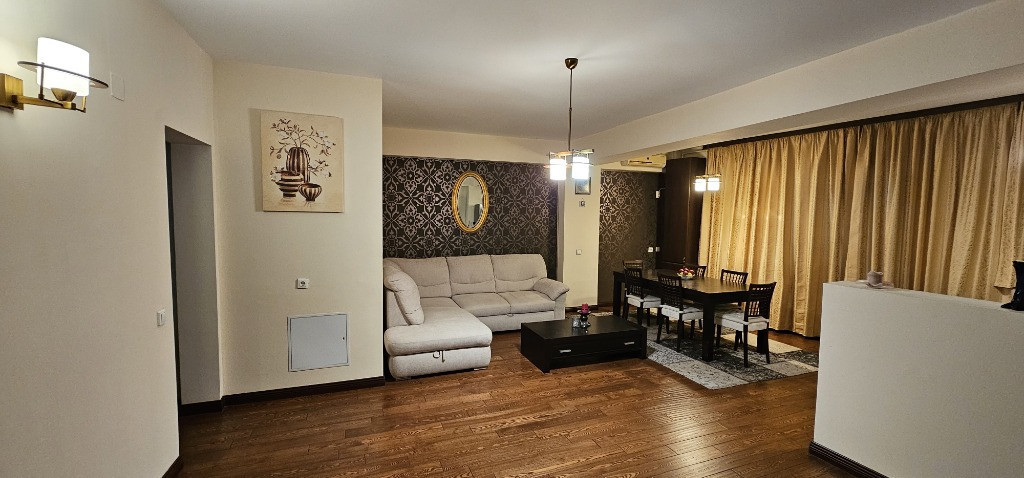 PIPERA zona Jollie Ville, apartament 3 camere, zona de vile