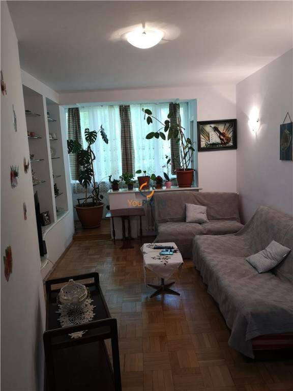 Apartament cu 3 camere decomandate Complex-Studentesc