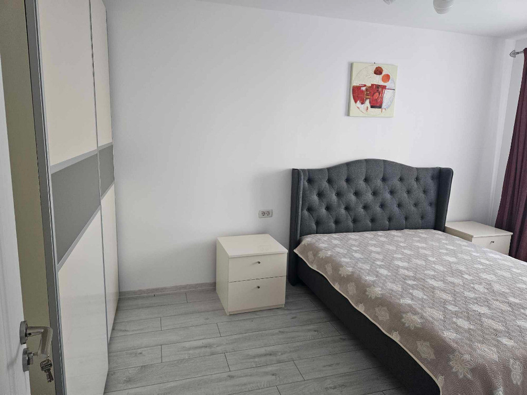 Apartament de 2 camere zona Tractorul