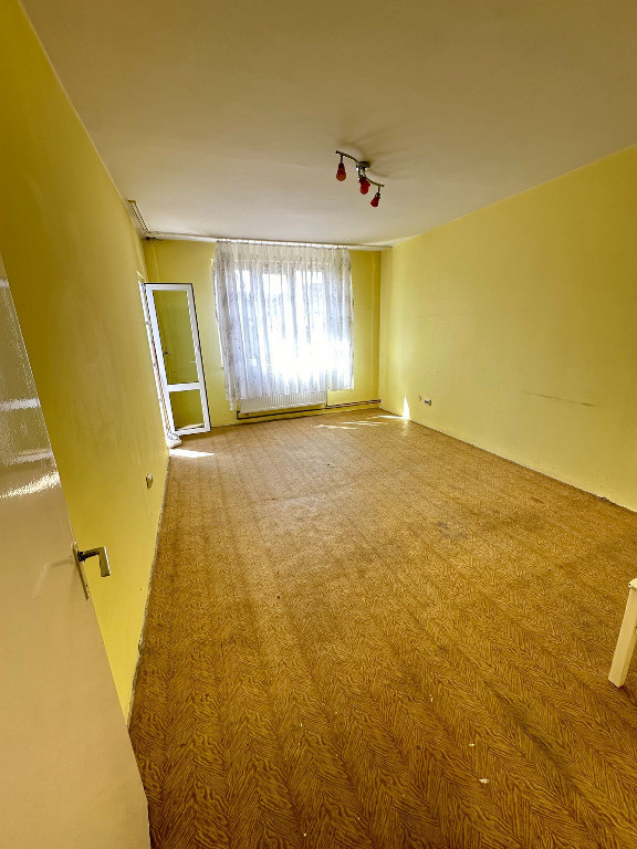 Apartament 2 camere,decomandat-circular, etj intermediar-Cal.Bucuresti