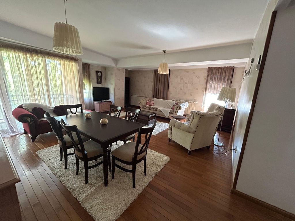 Apartament 3 camere spațios langa parc | Titan | Loc de ...