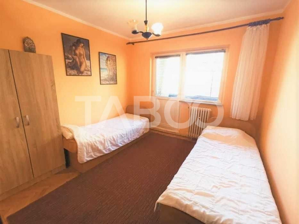 Apartament pentru muncitori 4 camere si 2 balcoane Mihai Vit