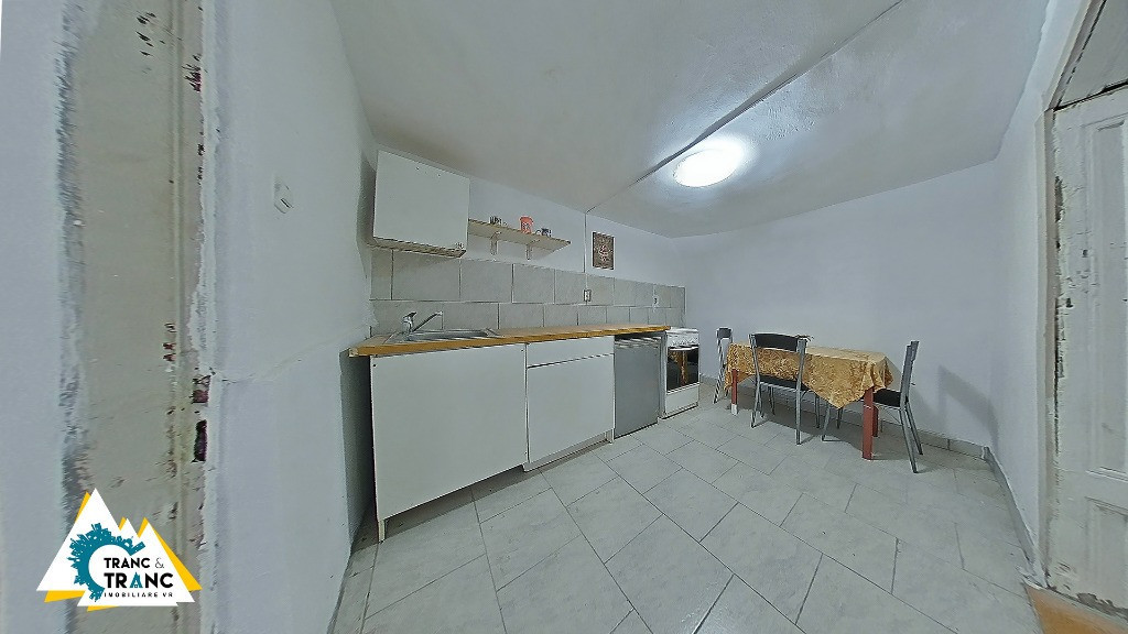 Apartament Central cu 2 camere, cu potential, pe Episcopiei