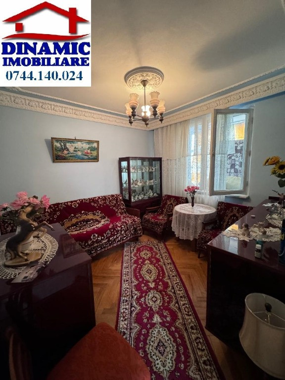 Ap 3 cam, str. Lămâiței, et. 2. Preț 48.000 eur