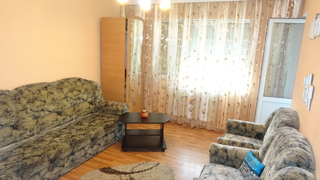 Vand apartament 2 camere decomandat in Deva, zona Minerului, mobilat