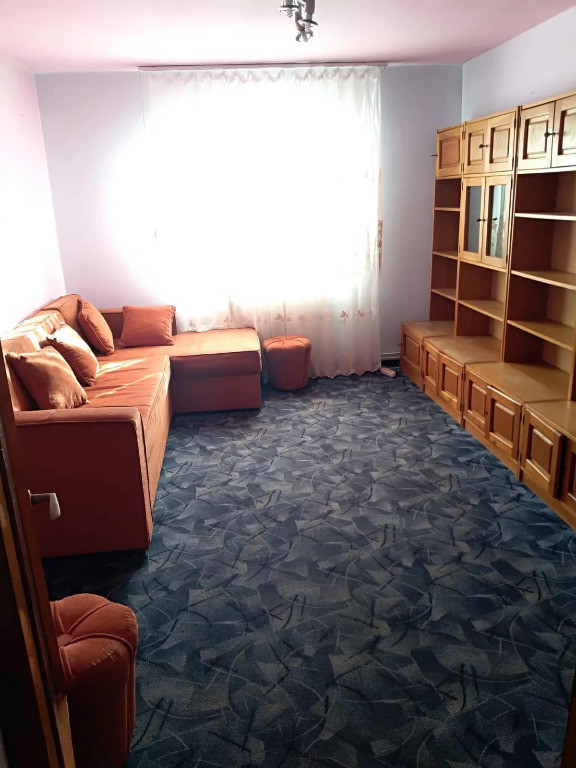 Apartament cu 2 camere, decomandat-Zona Grivitei