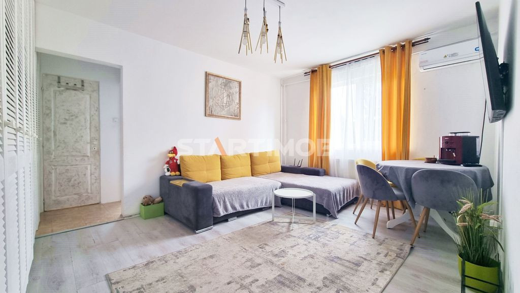 Apartament 3 camere cu parcare Astra