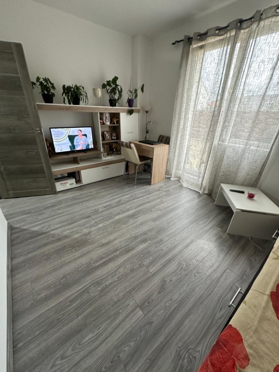 Apartament 2 camere decomandat cu terasa 50 mp sesu de sus