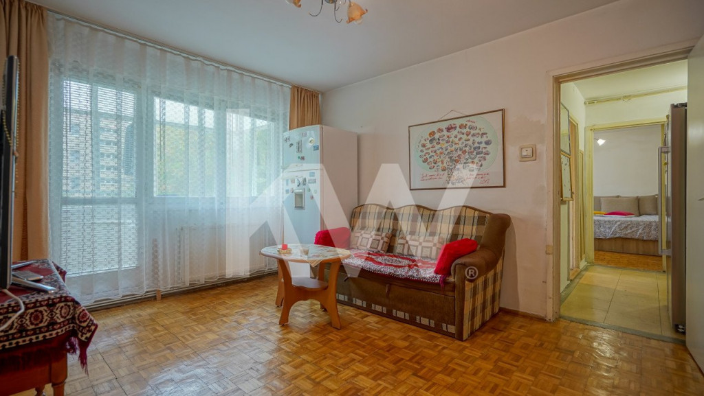 Vânzare apartament cu 3 camere, strada Neptun, zona Micșun