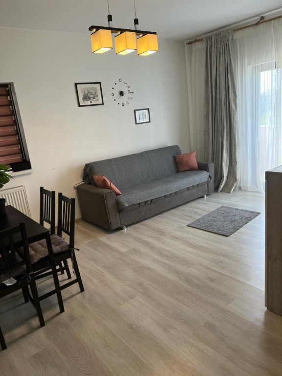 Apartament de vanzare 3 camere/mobilat/utilat/lparcare cadastrata