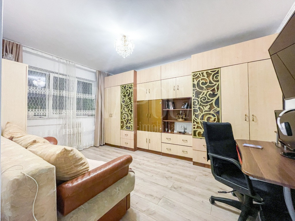 Apartament cu 2 camere decomandate in zona Primaverii!