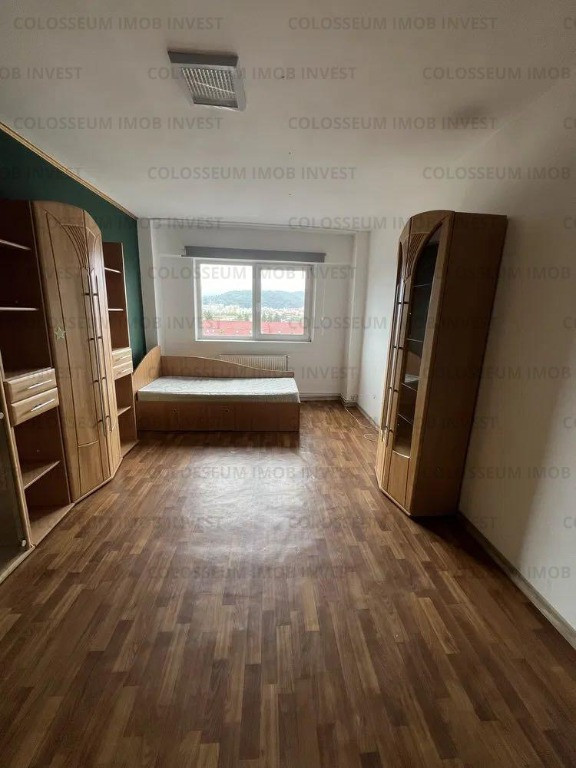 Apartament cu 3 camere - Zona Garii