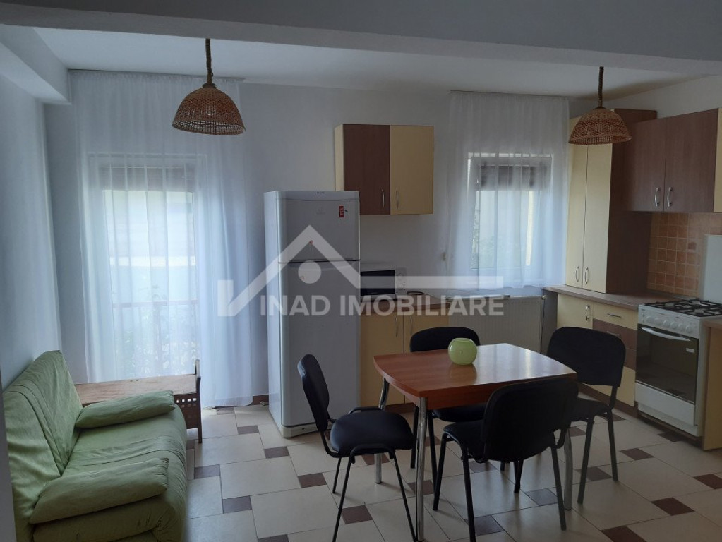 Apartament cu 2 dormitoare+ living, parcare, balcon, Muzeul