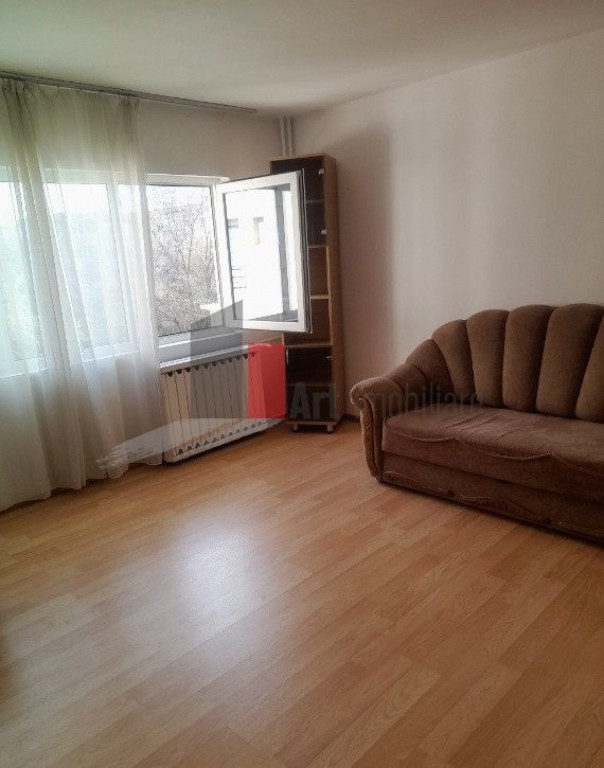 Apartament 2 camere adiacent Decebal