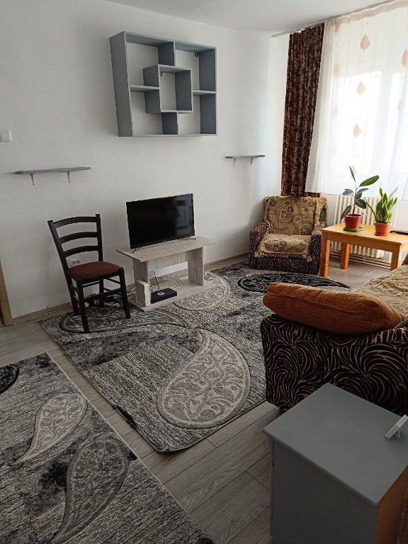 Apartament 2 camere etaj 2 zona Garii