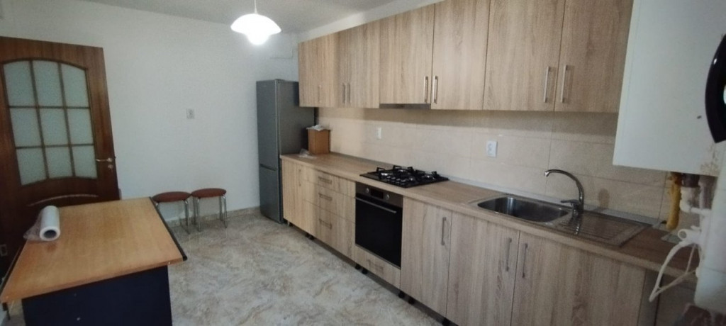 APARTAMENT 2 CAMERE, DECOMANDAT, BLOC NOU, MOBILAT SI UTILAT