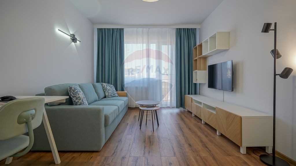 Apartament cu 2 camere de închiriat în zona Tractorul