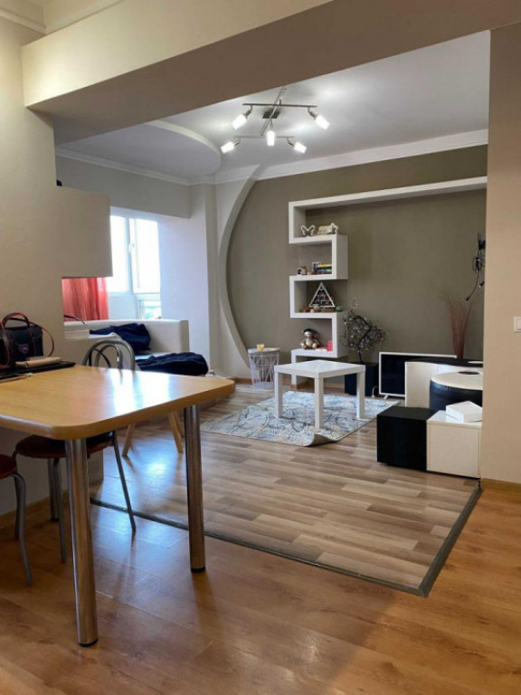 APARTAMENT 3CAMERE/ ZONA REPUBLICII /PLOIESTI