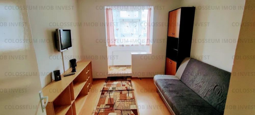 Apartament 3 camere semidecomandat - zona Calea Bucuresti