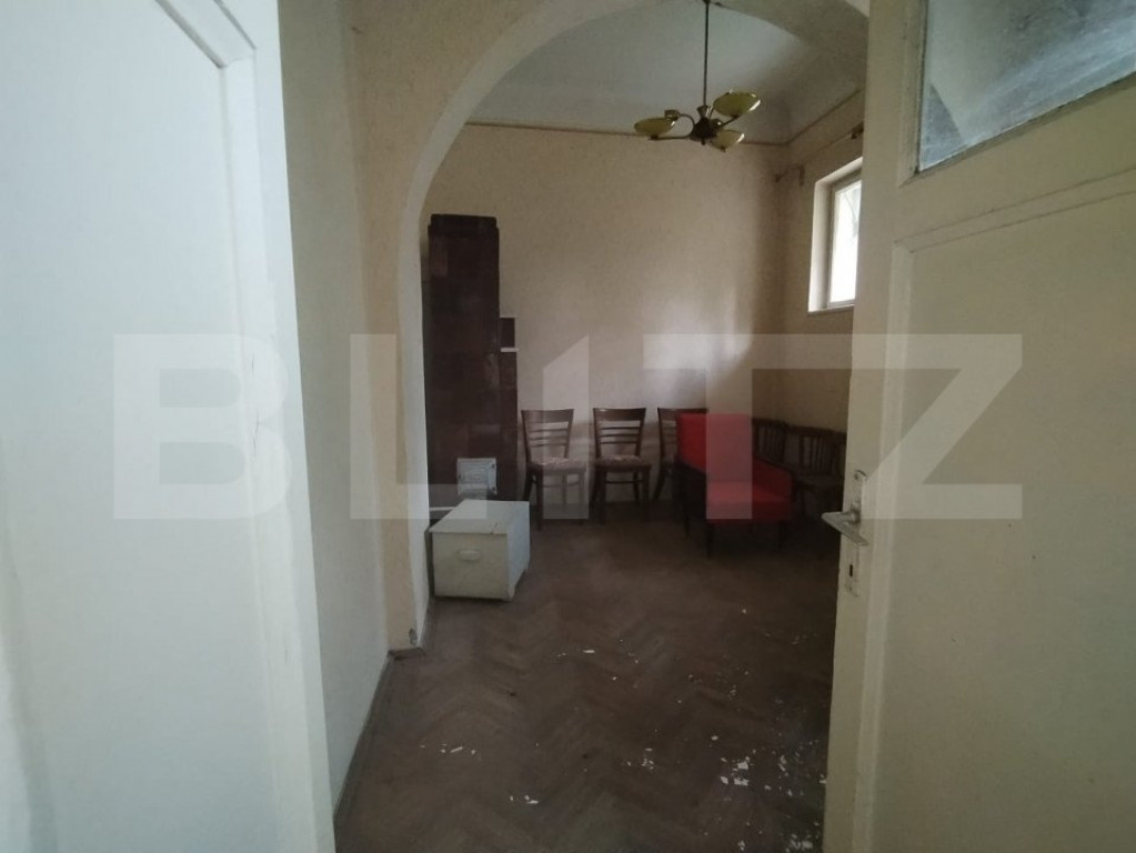 Apartament 4 camere, parter, pivnita si garaj langa Vila Tos