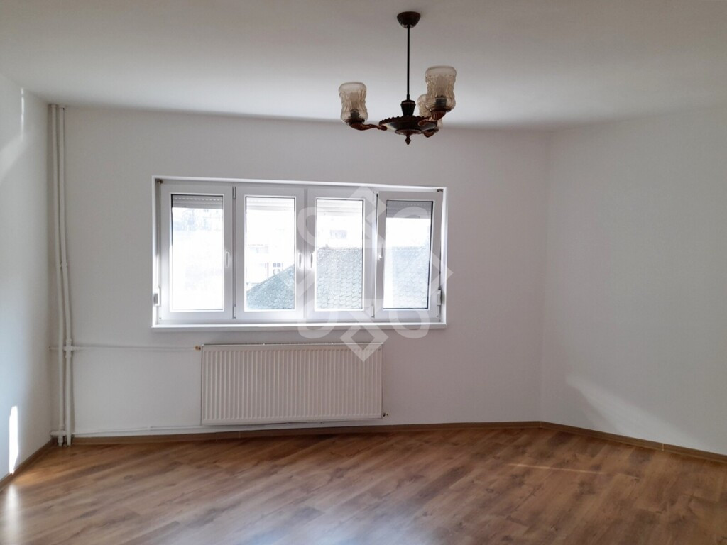 Apartament PC cu 3 camere, zona Sf. Apostol Andrei, Oradea